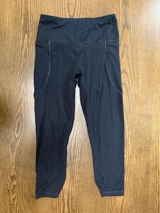 Under Armour Pants - Under Armour Black Cropped Leggings